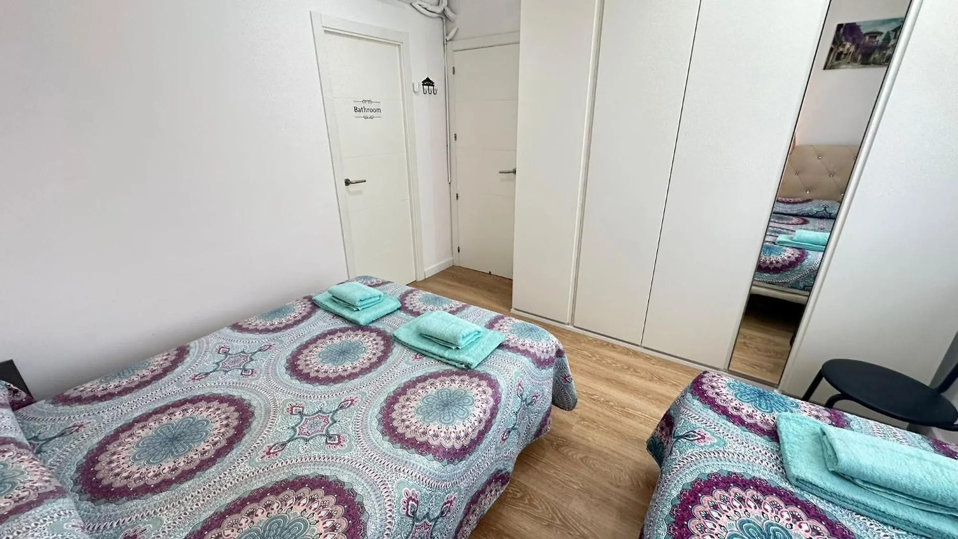 Habitaciones Borrells Barcelona 0*,  Spain